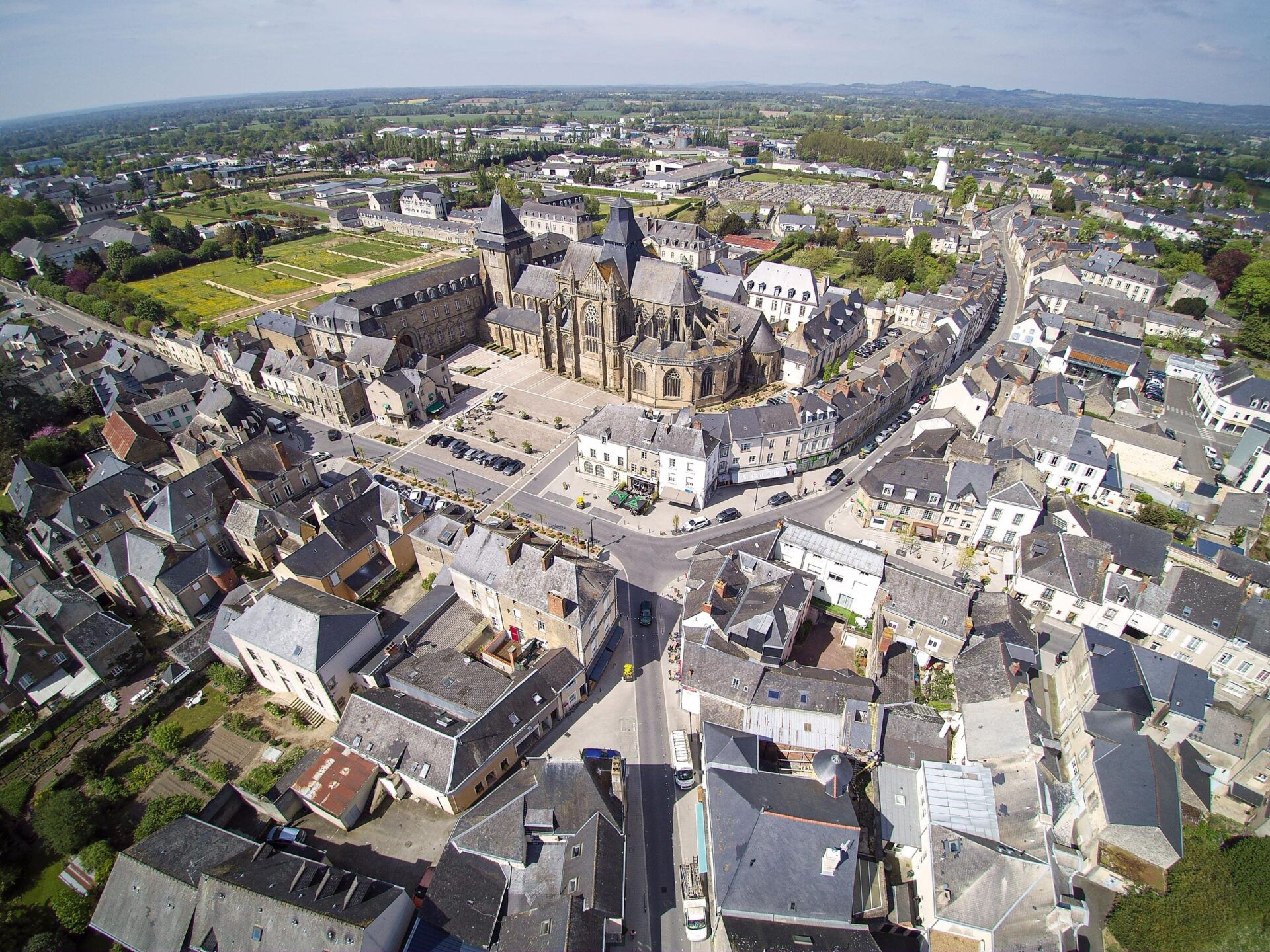 Installation de panneaux solaires à Évron (53)